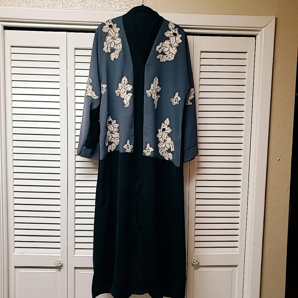 Original Uchikake closed up Kimono gown. Half plain half pattern. Size M